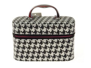 KUFEREK S Z LUSTERKIEM NA ZAMEK