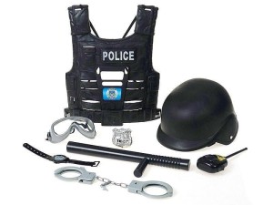 HEŁM I KAMIZELKĄ POLICYJNA Z AKCESORIAMI