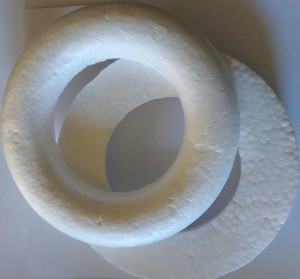 KOŁO ZE STYROPIANU PÓŁPŁASKIE 15CM 2SZT